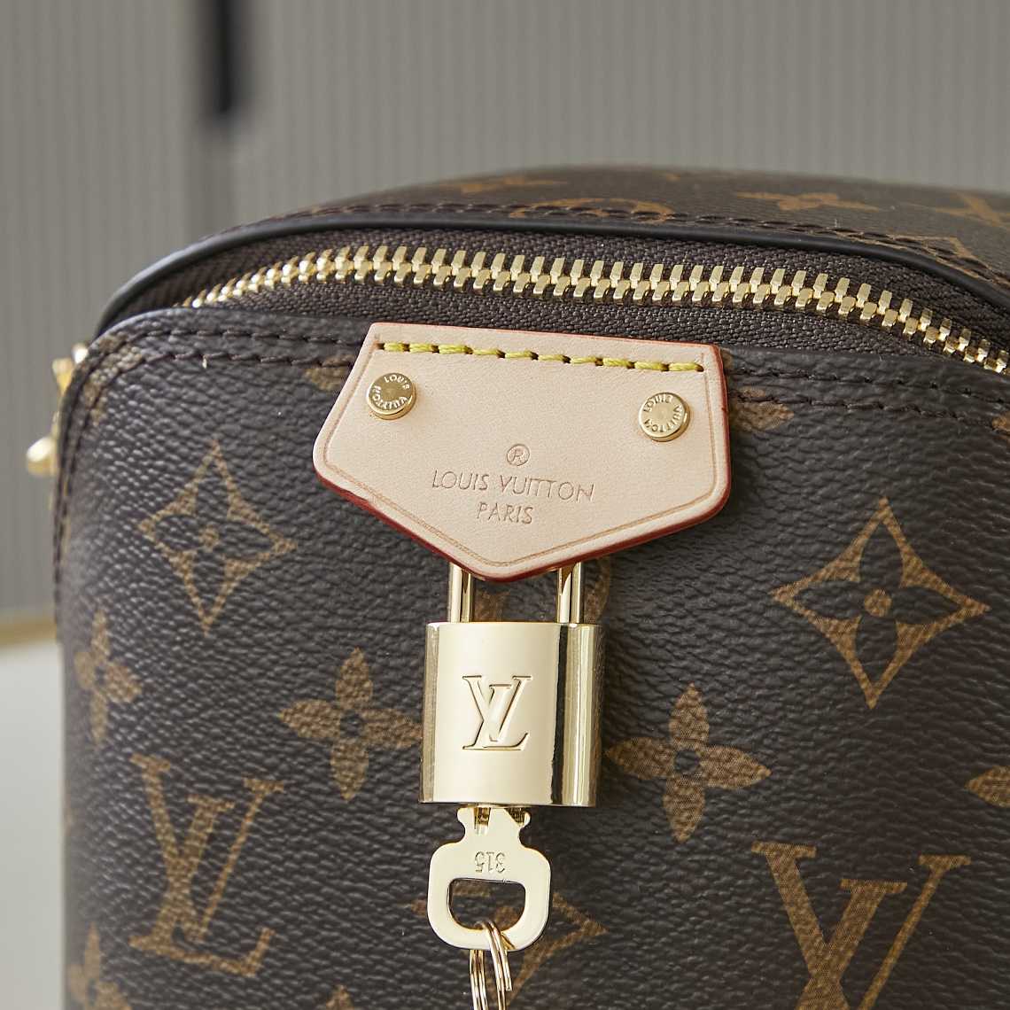 Louis Vuitton Just In Case  M47096 - PerfectKickZ