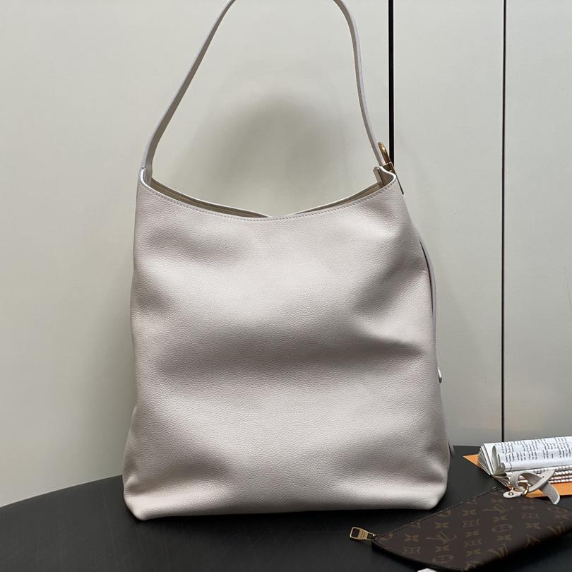 Louis Vuitton Low Key Hobo MM   M25022 - 