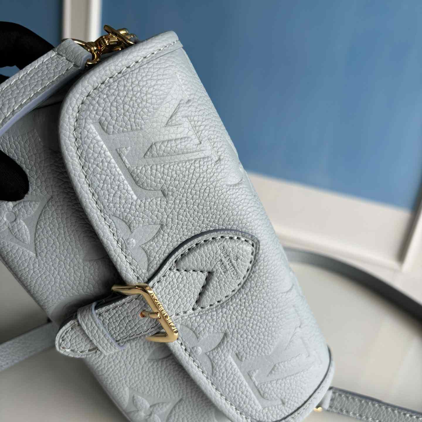 Louis Vuitton Nano Diane   M83592 - PerfectKickZ