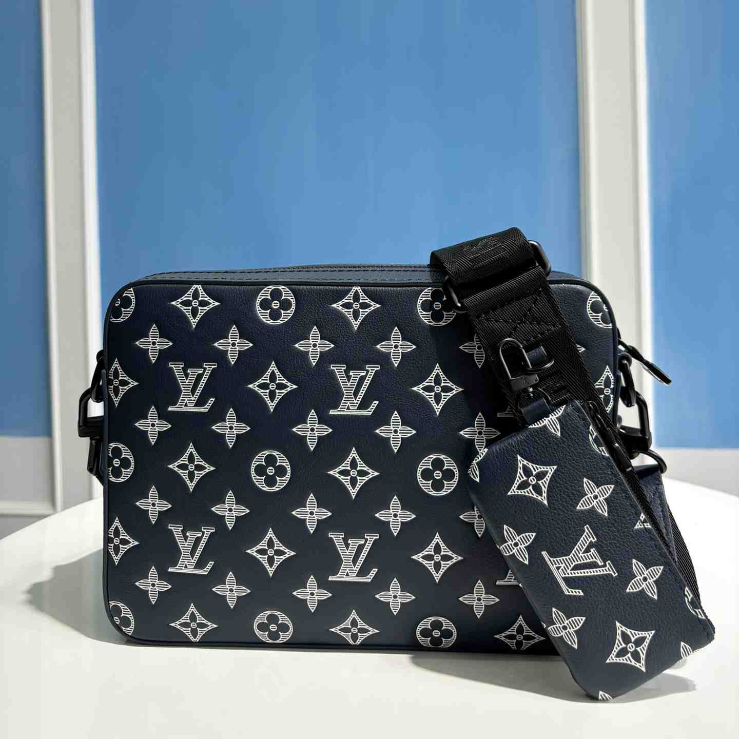 Louis Vuitton Trio Messenger  M24753 - PerfectKickZ