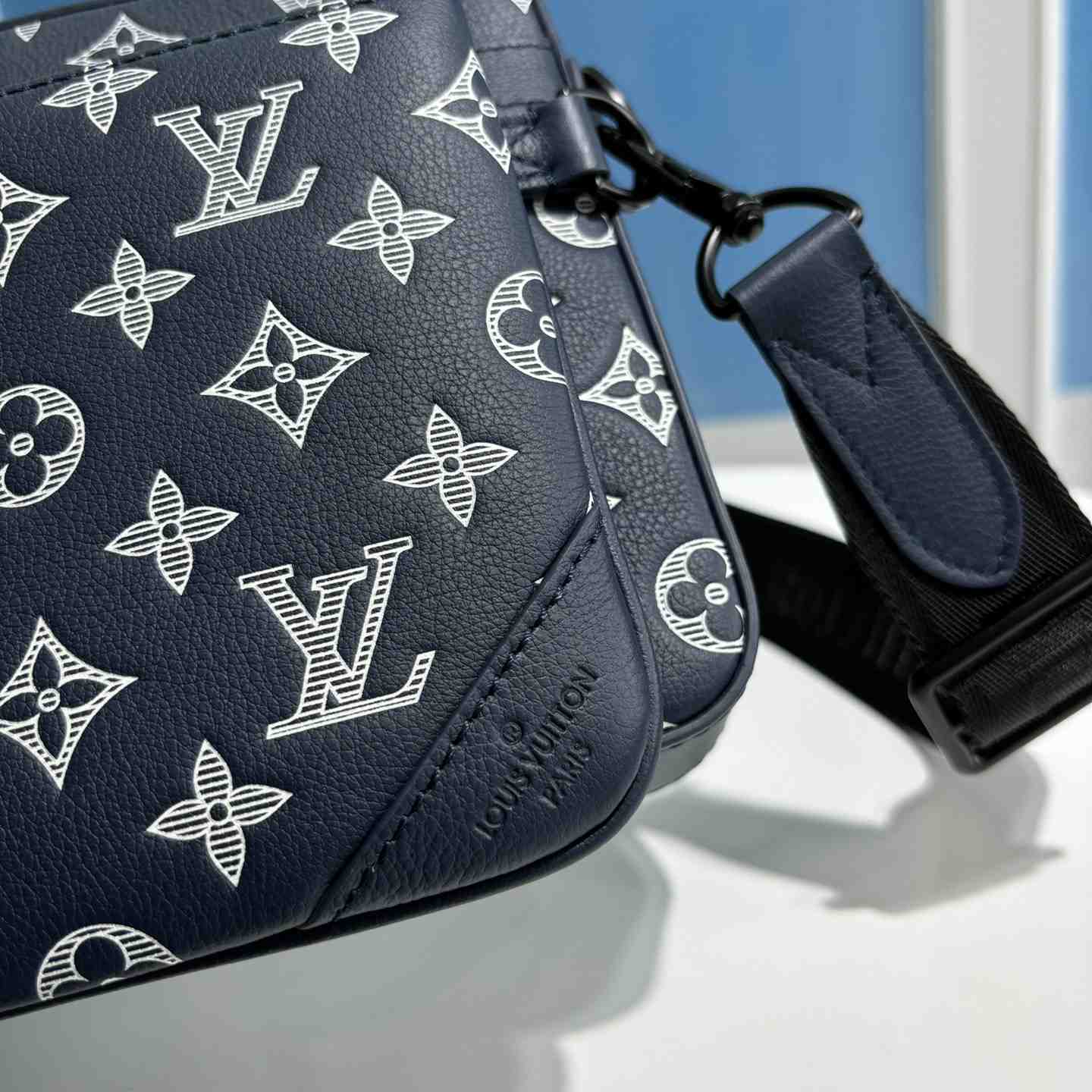 Louis Vuitton Trio Messenger  M24753 - PerfectKickZ