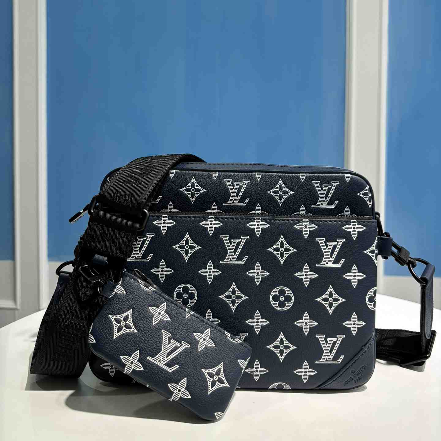 Louis Vuitton Trio Messenger  M24753 - PerfectKickZ