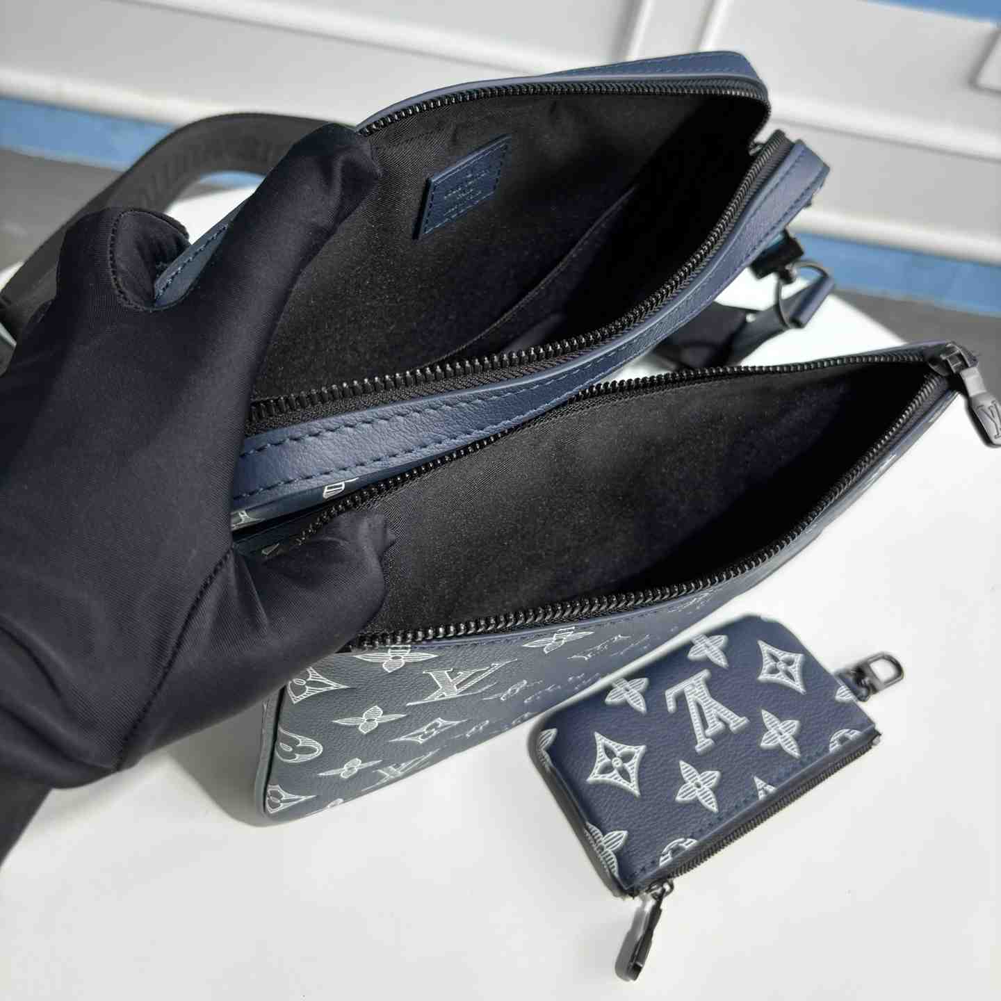 Louis Vuitton Trio Messenger  M24753 - PerfectKickZ