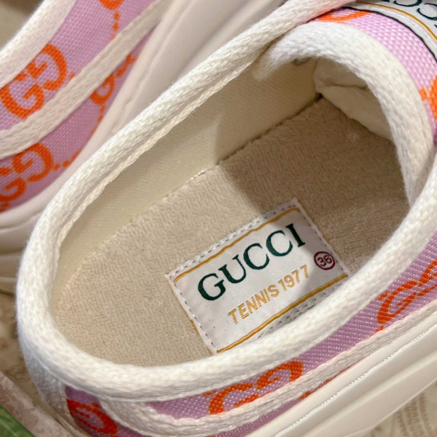 Gucci Women's GG Sneaker - PerfectKickZ