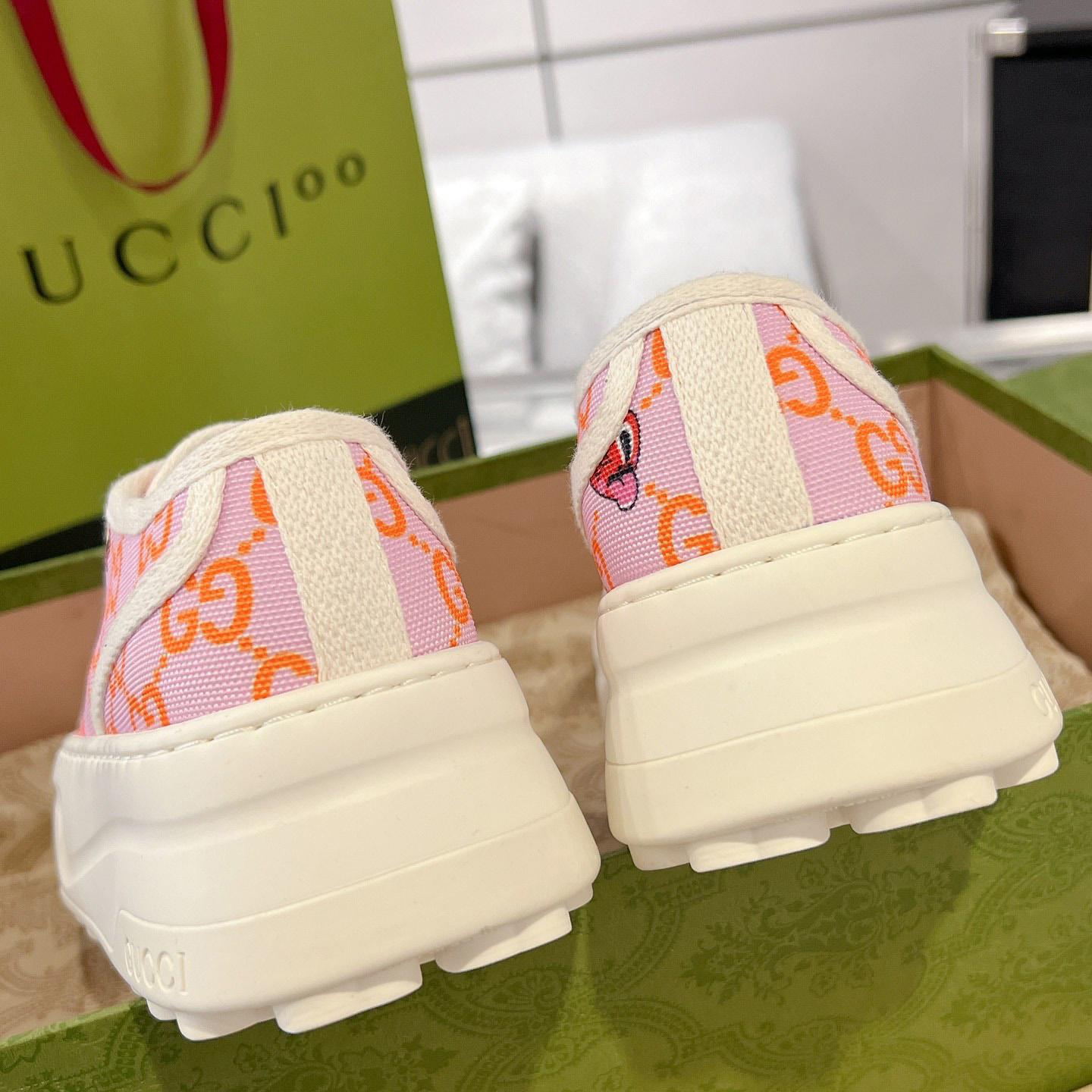 Gucci Women's GG Sneaker - PerfectKickZ