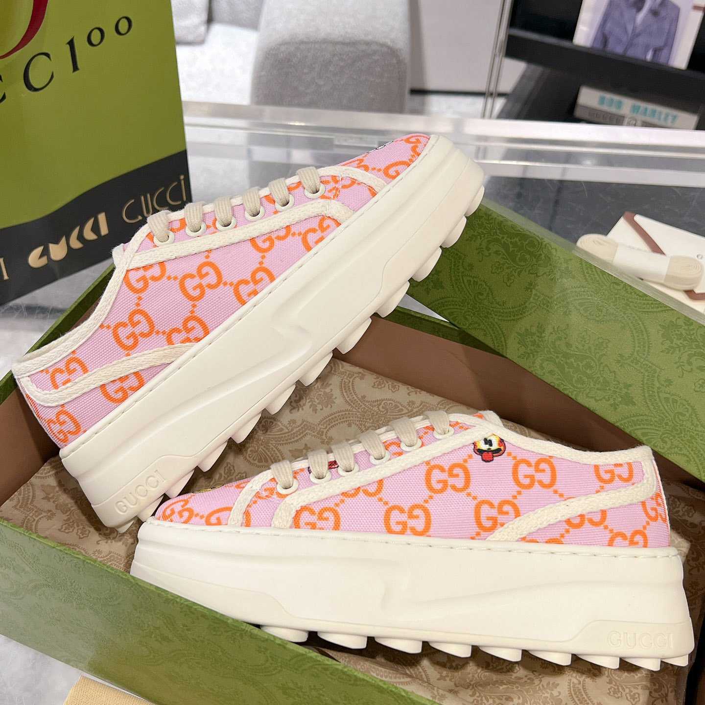 Gucci Women's GG Sneaker - PerfectKickZ
