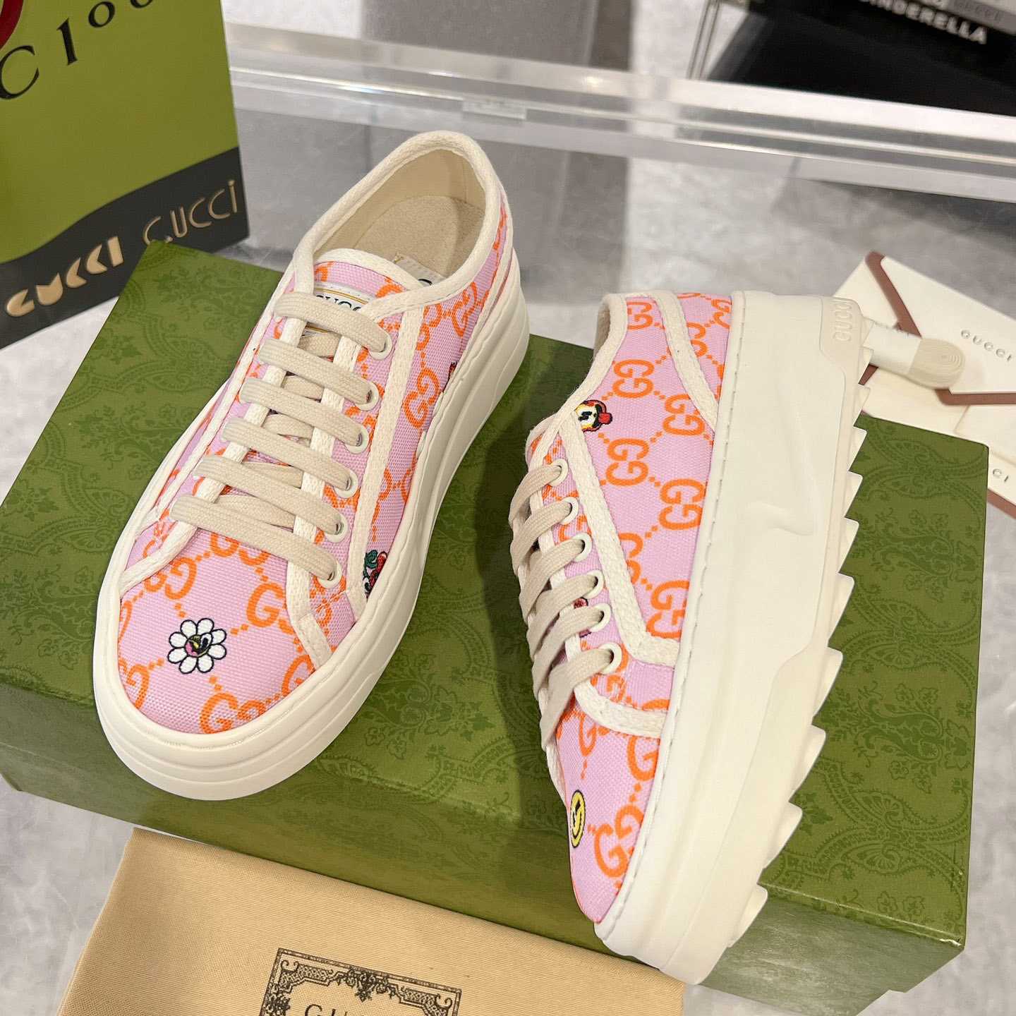 Gucci Women's GG Sneaker - PerfectKickZ