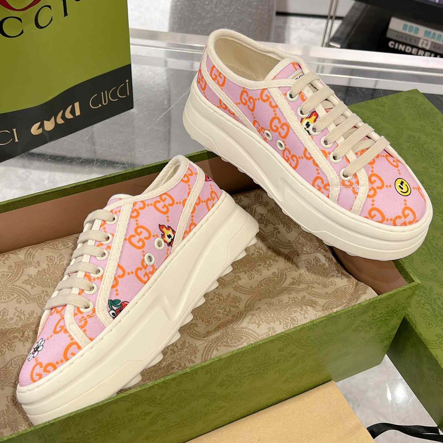 Gucci Women's GG Sneaker - PerfectKickZ