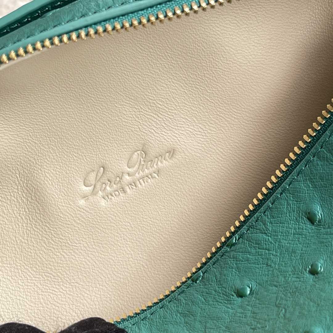 Loro Piana Extra Pocket L19 Ostrich Leather Pouch    (11-19-6.5cm) - PerfectKickZ