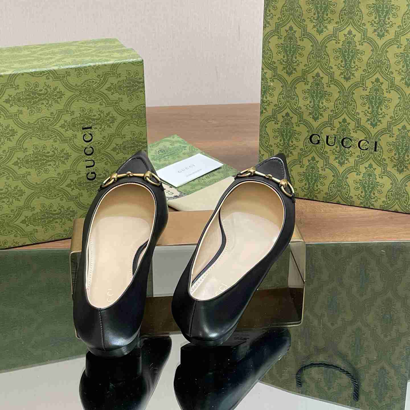 Gucci Women's Ballet Flat With Horsebit - PerfectKickZ