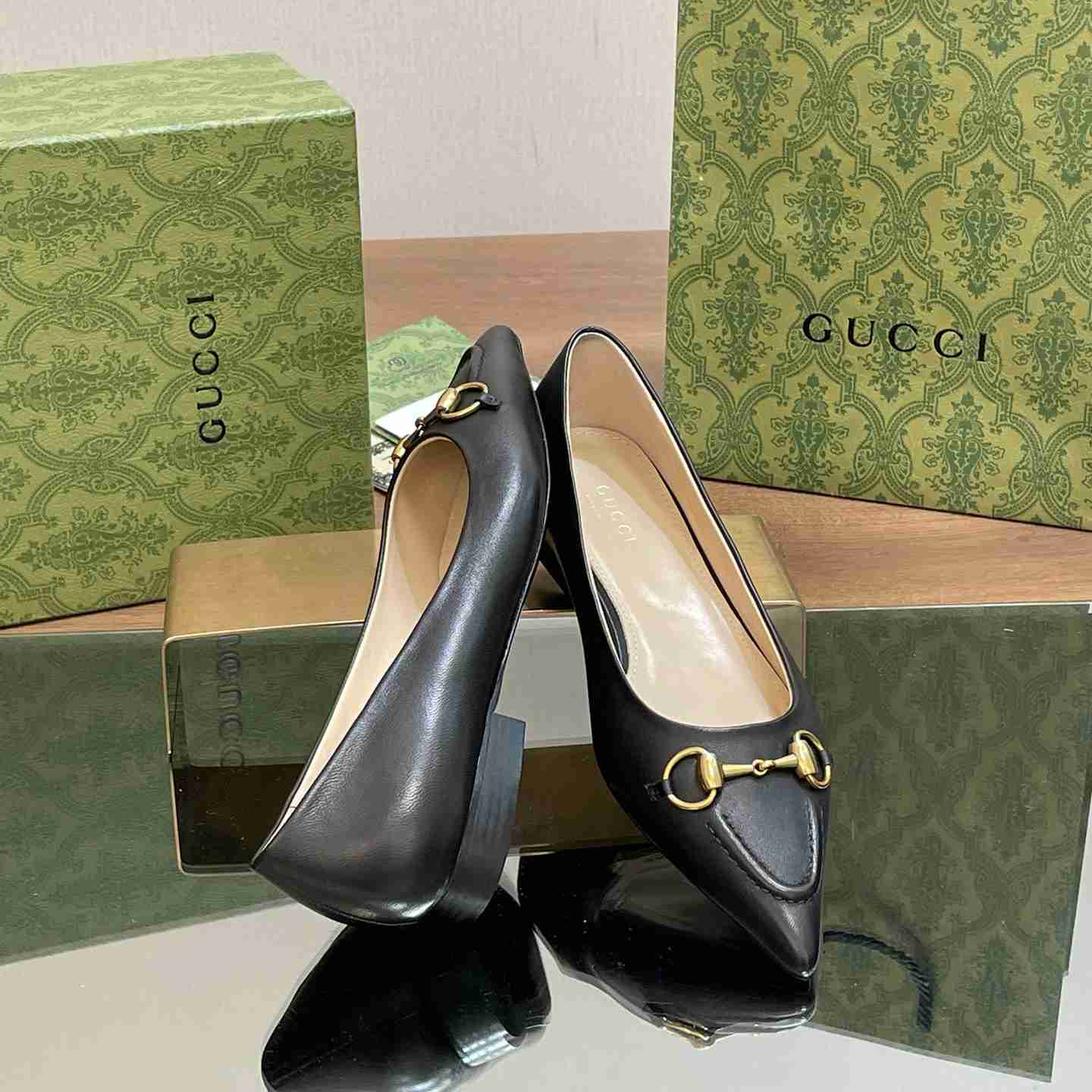 Gucci Women's Ballet Flat With Horsebit - PerfectKickZ