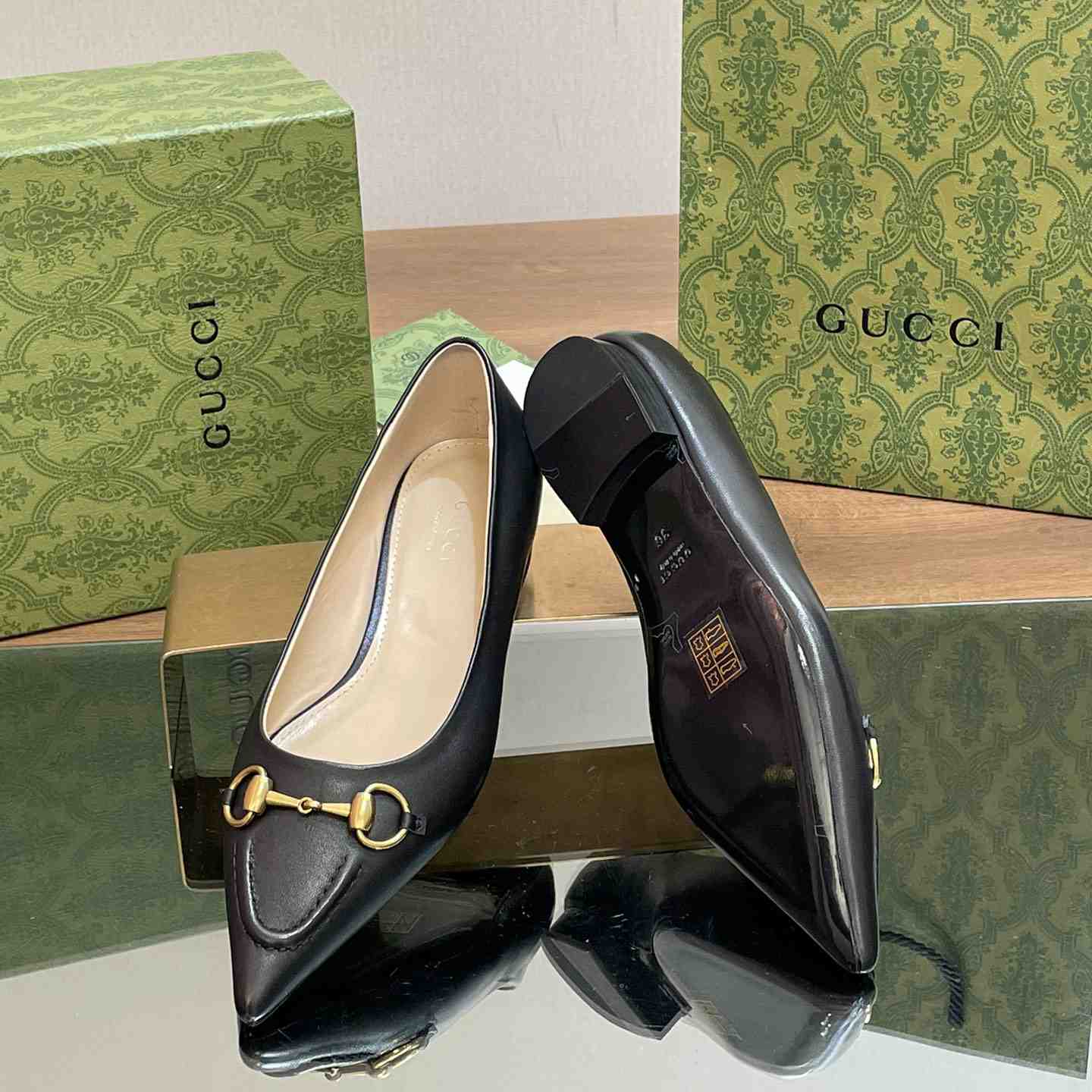 Gucci Women's Ballet Flat With Horsebit - PerfectKickZ