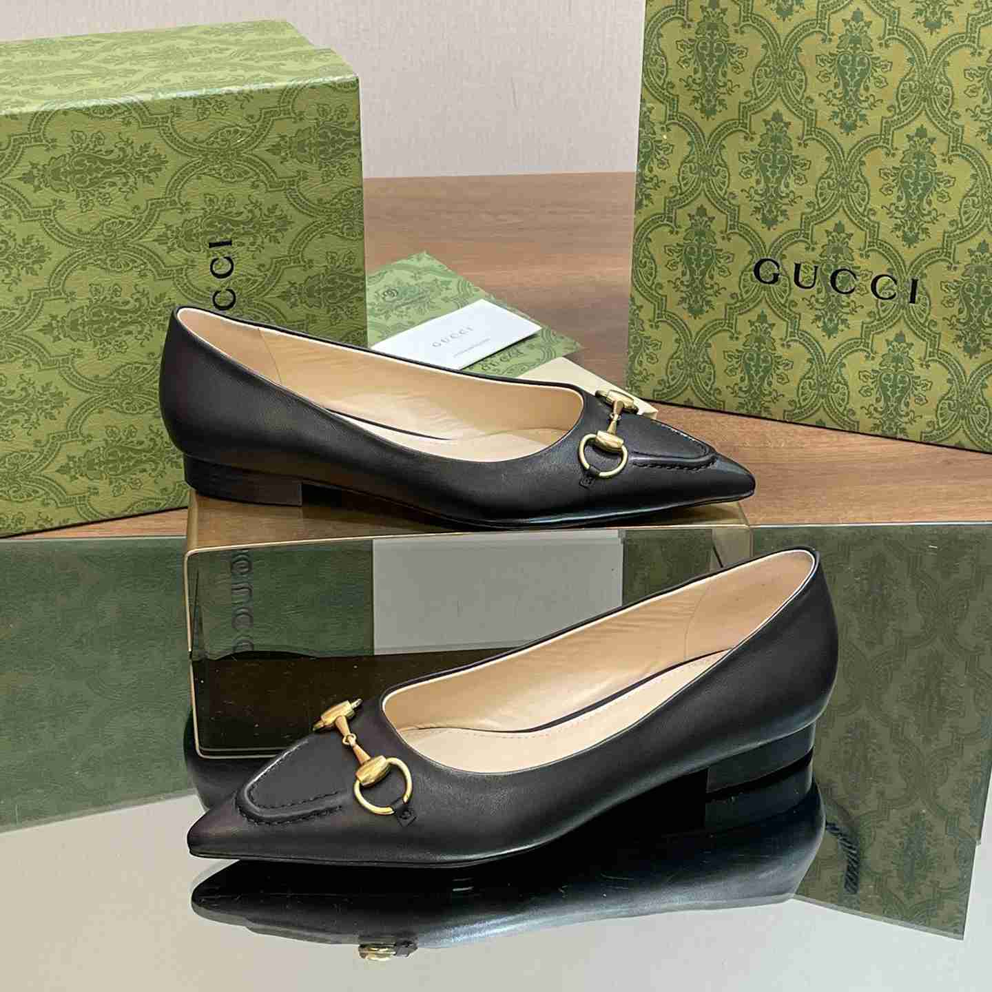 Gucci Women's Ballet Flat With Horsebit - PerfectKickZ