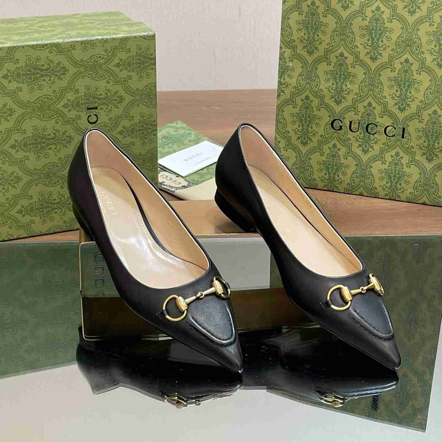 Gucci Women's Ballet Flat With Horsebit - PerfectKickZ