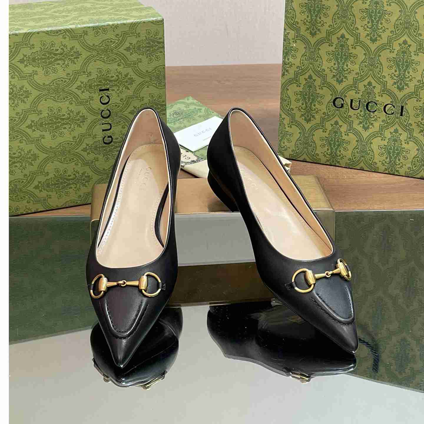 Gucci Women's Ballet Flat With Horsebit - PerfectKickZ