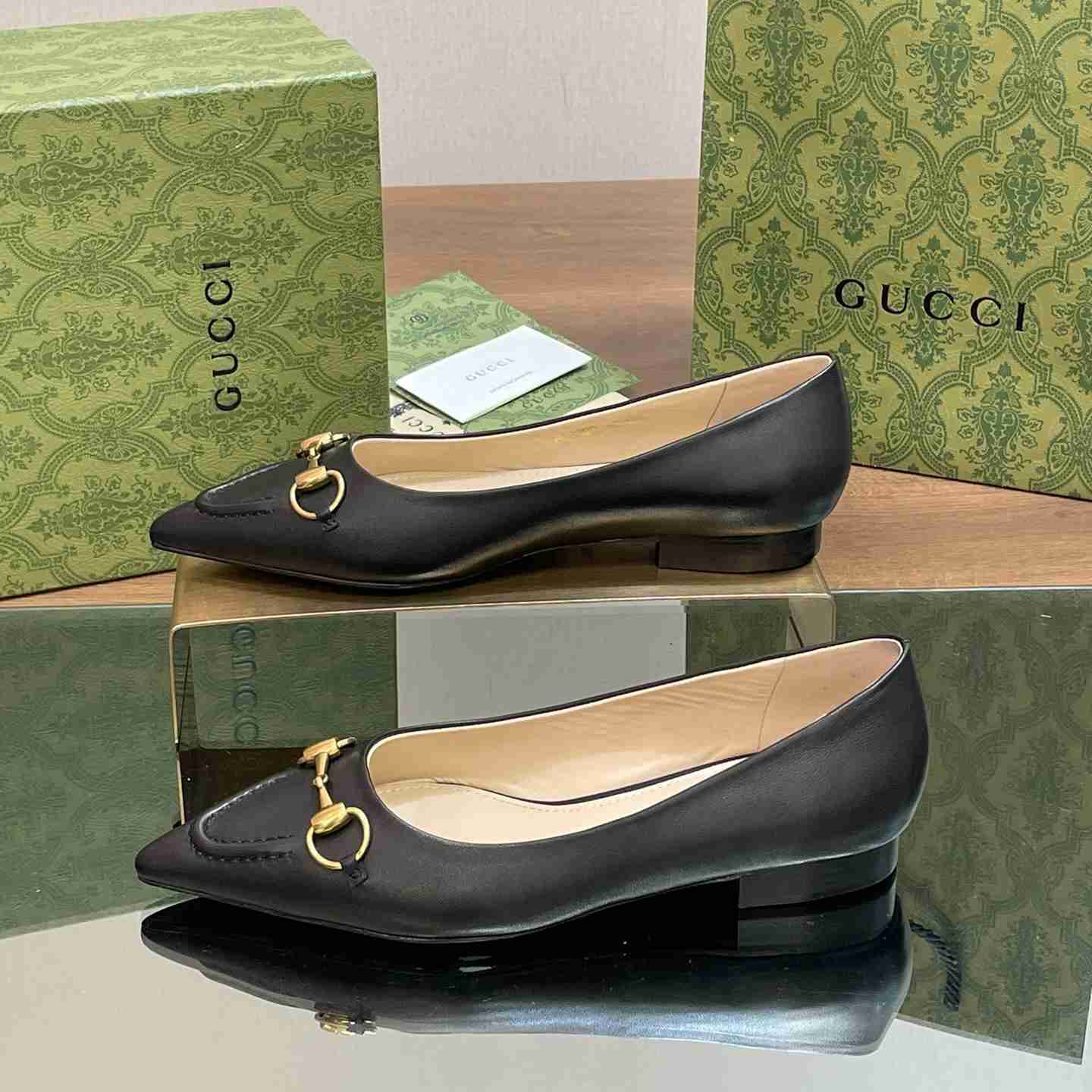 Gucci Women's Ballet Flat With Horsebit - PerfectKickZ