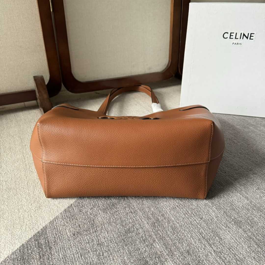 Celine Medium Cabas Anais Cuir Triomphe In Grained Calfskin - PerfectKickZ
