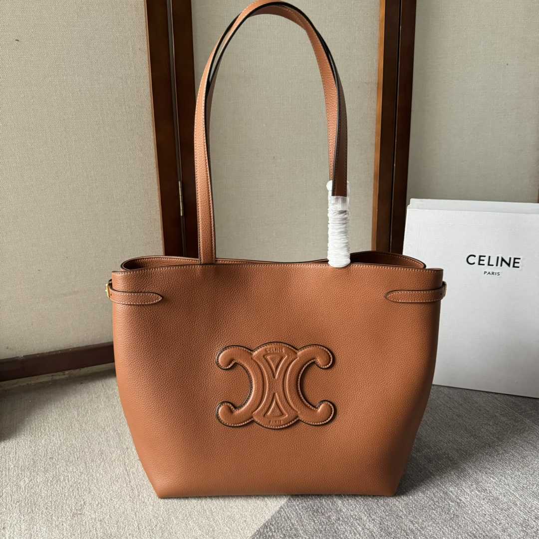 Celine Medium Cabas Anais Cuir Triomphe In Grained Calfskin - PerfectKickZ