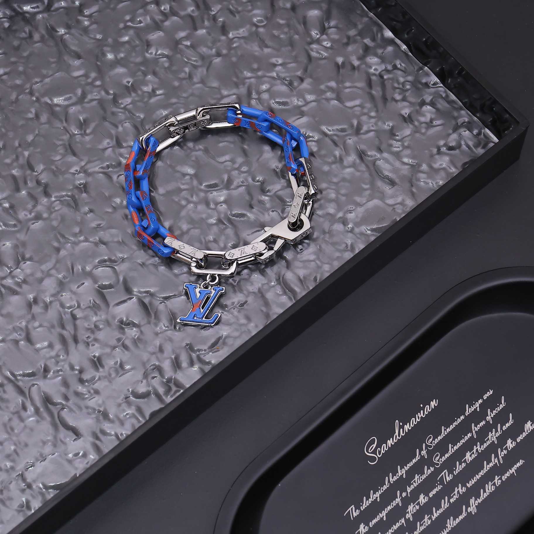 Louis Vuitton Monogram Chain Bracelet  M1229M - PerfectKickZ
