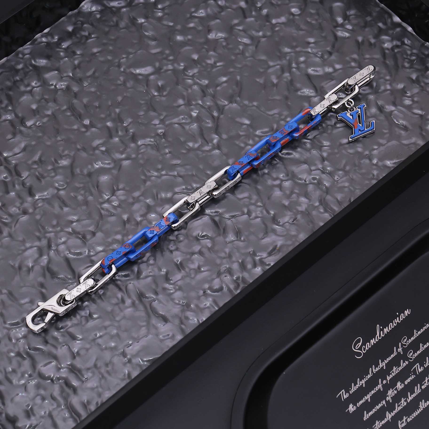 Louis Vuitton Monogram Chain Bracelet  M1229M - PerfectKickZ