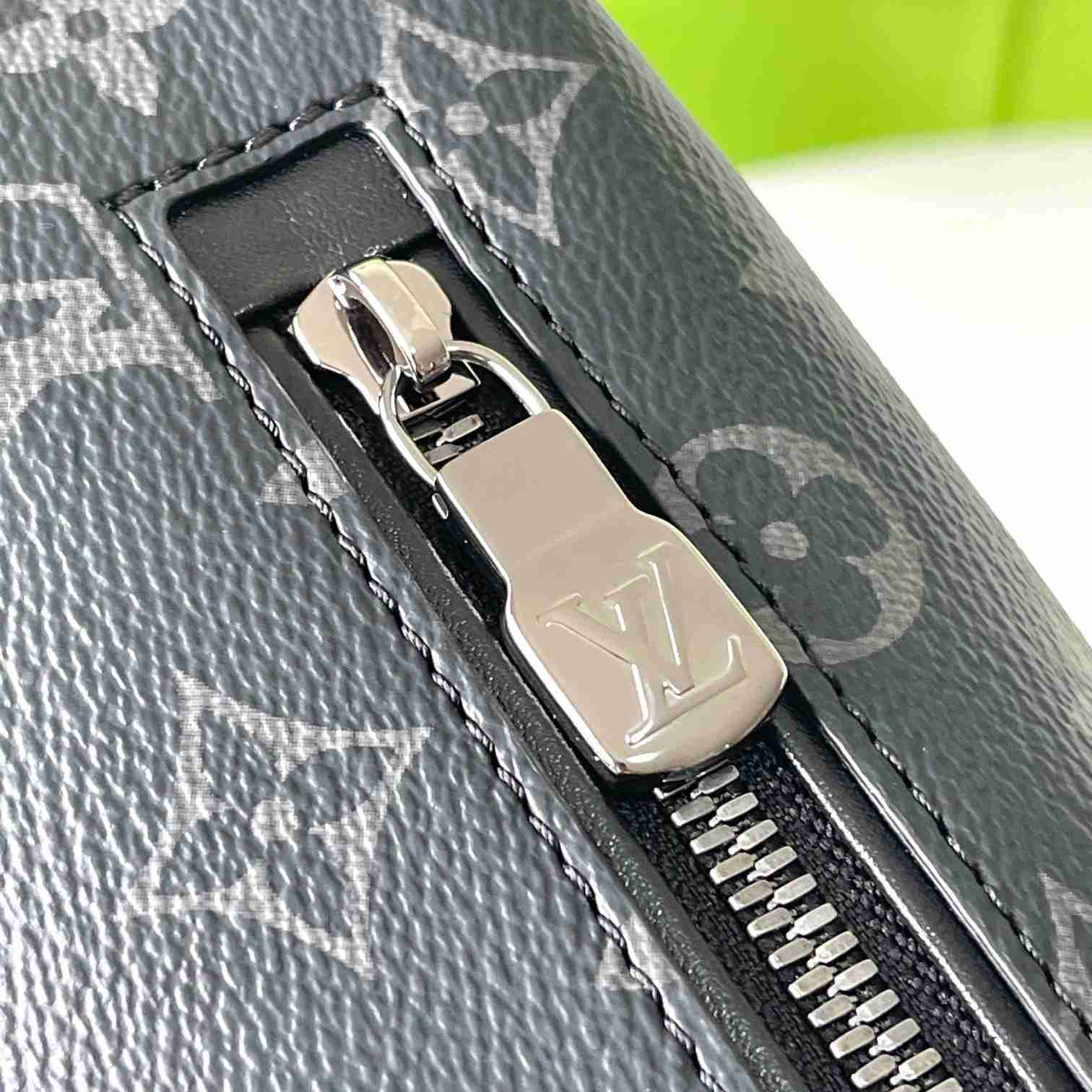 Louis Vuitton Discovery Bumbag PM    M46035 - PerfectKickZ