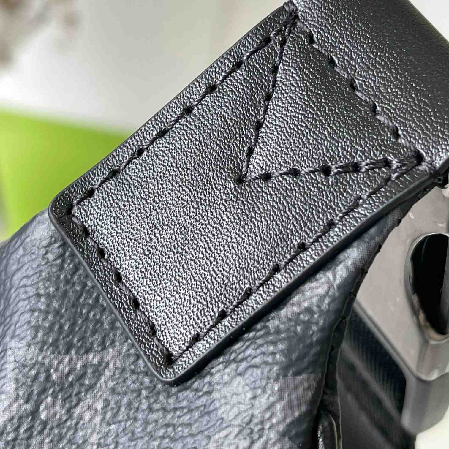 Louis Vuitton Discovery Bumbag PM    M46035 - PerfectKickZ
