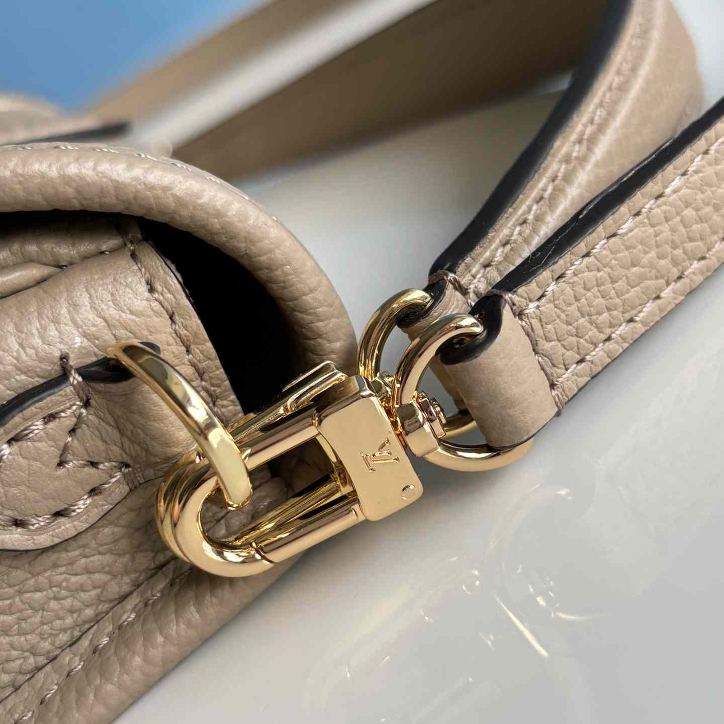 Louis Vuitton Nano Diane   M83300 - PerfectKickZ