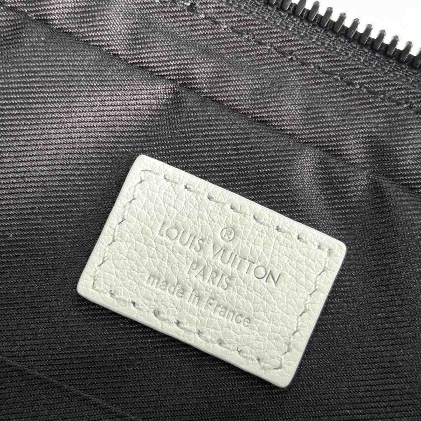 Louis Vuitton Trio Messenger  M24754 - PerfectKickZ