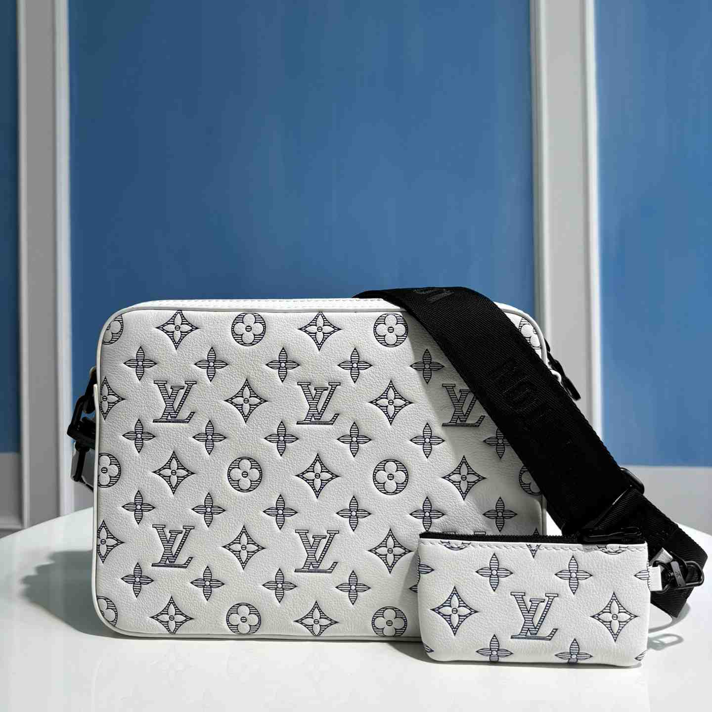 Louis Vuitton Trio Messenger  M24754 - PerfectKickZ
