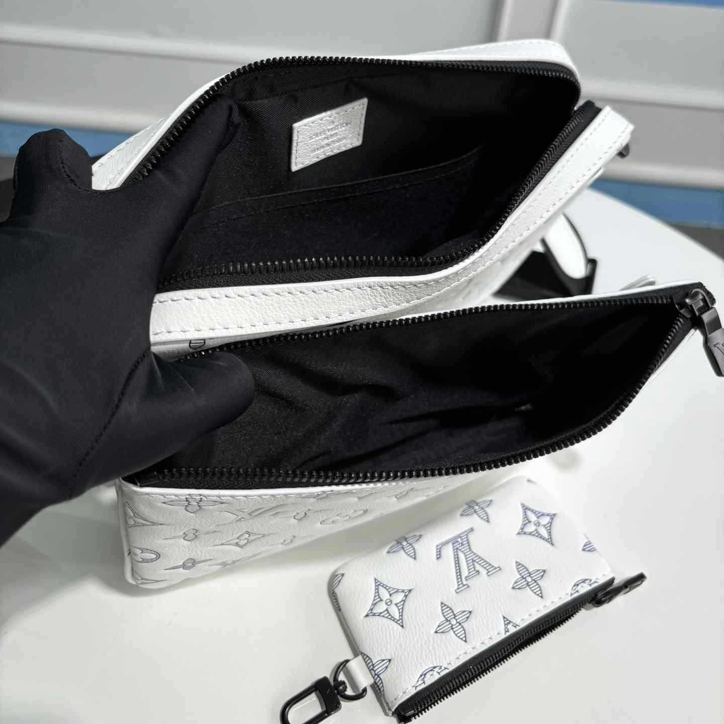 Louis Vuitton Trio Messenger  M24754 - PerfectKickZ