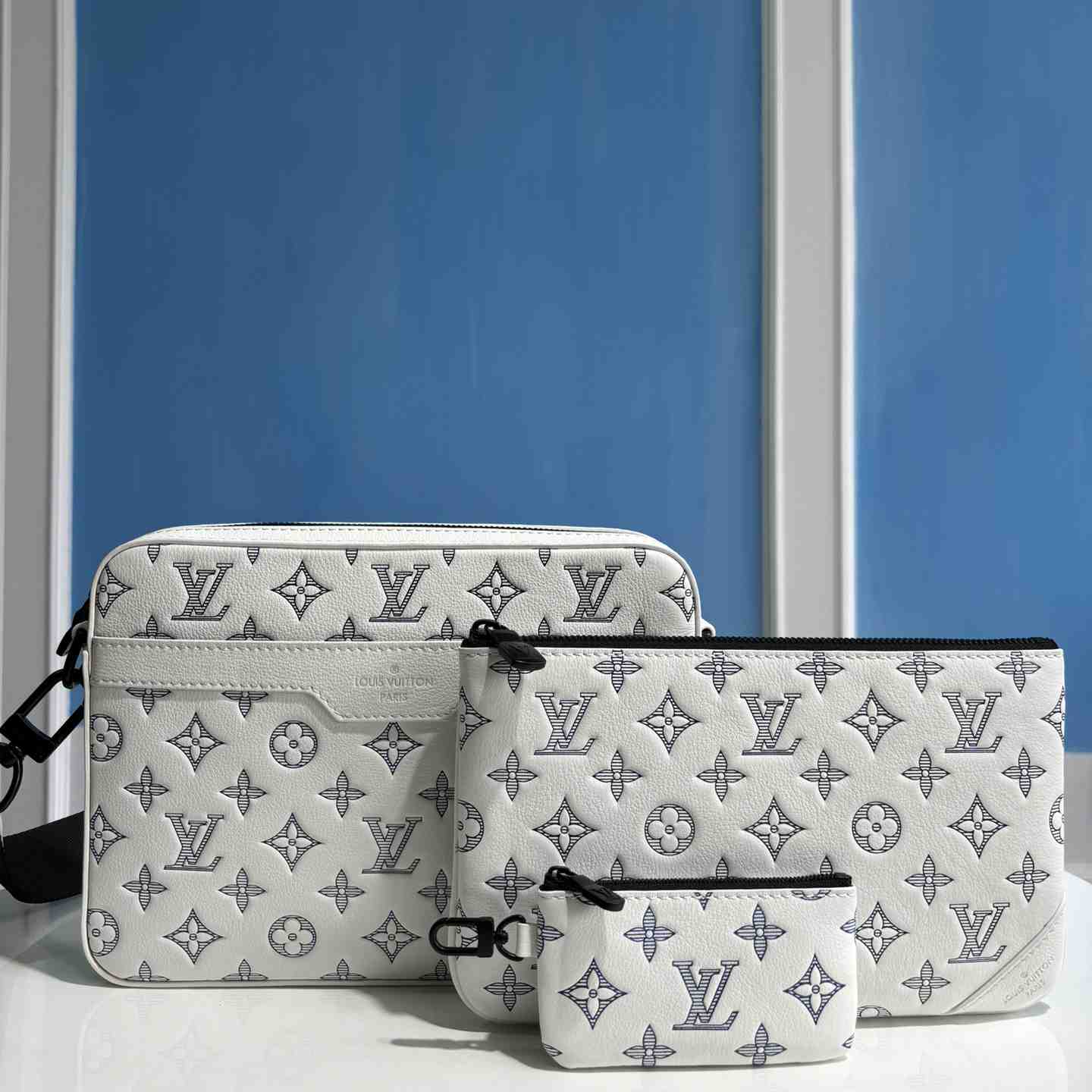 Louis Vuitton Trio Messenger  M24754 - PerfectKickZ