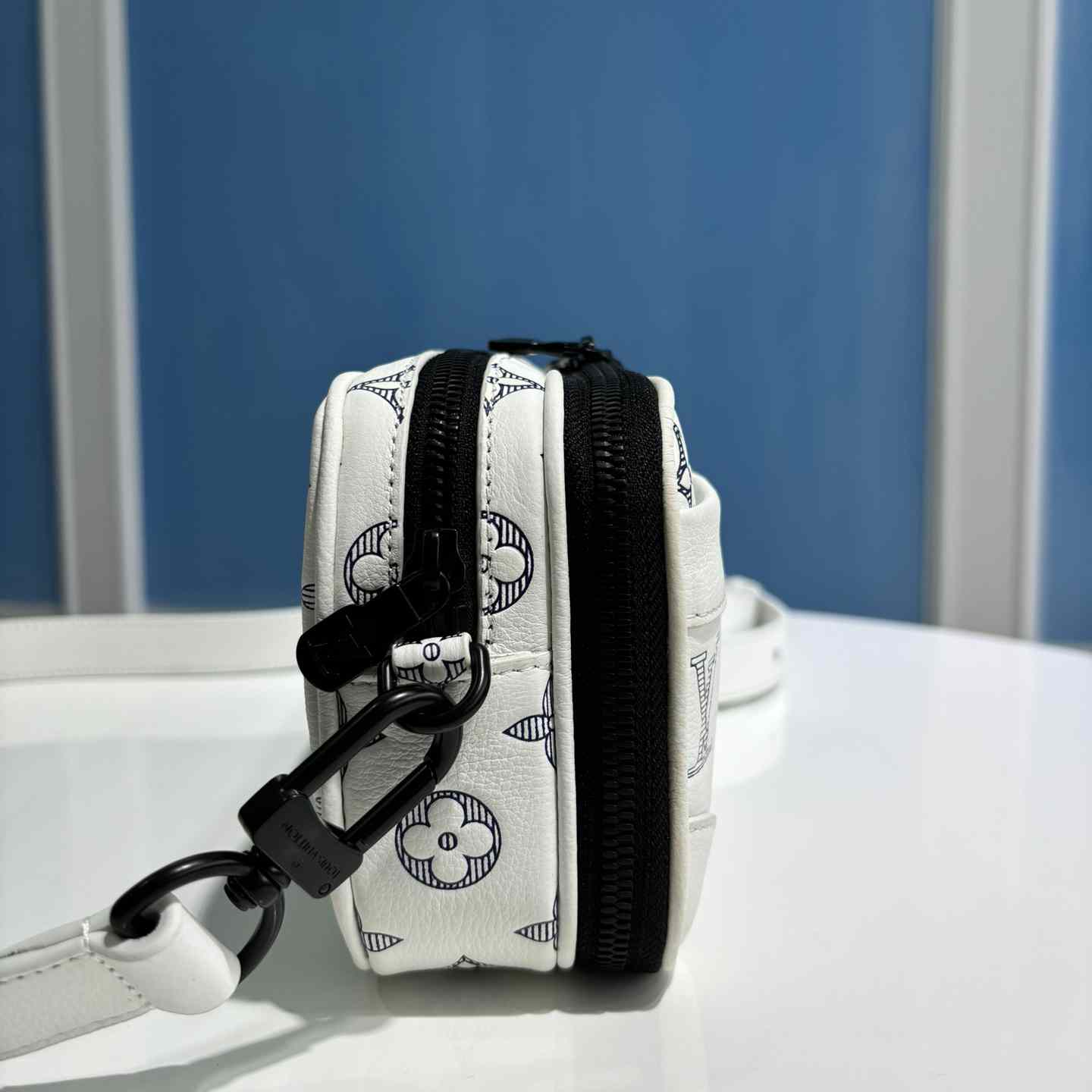 Louis Vuitton Alpha Wearable Wallet   M83383 - PerfectKickZ