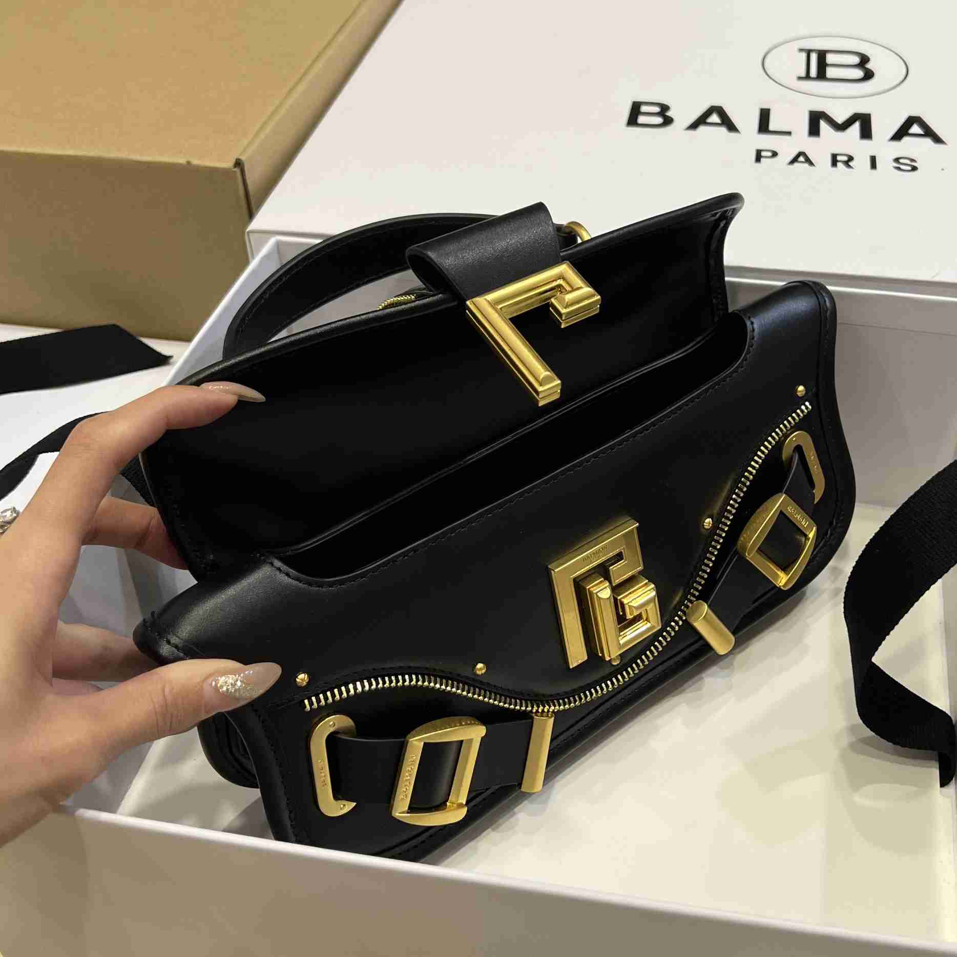 Balmain Blaze Crossbody Bag   (26*11.5*3cm) - PerfectKickZ