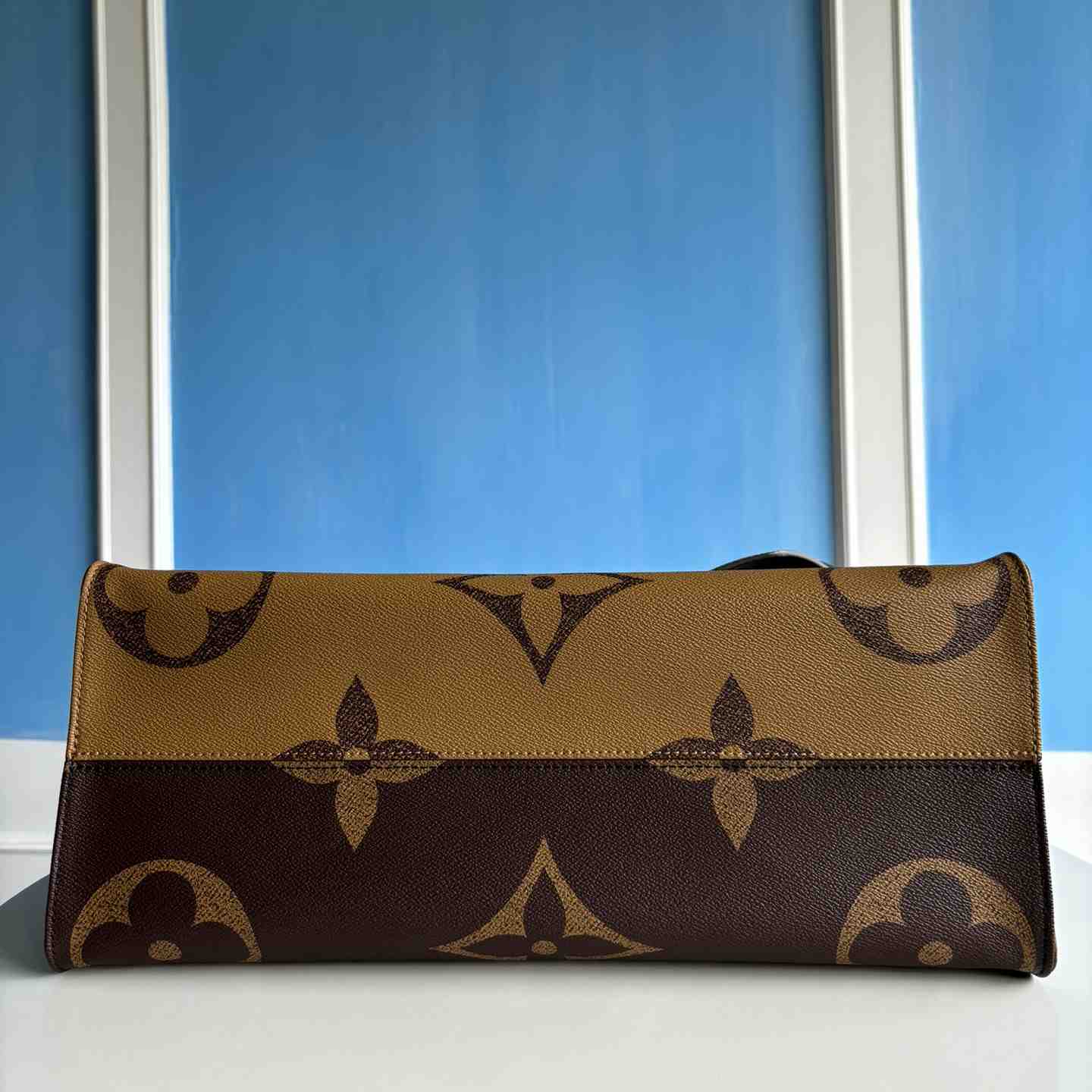Louis Vuitton OnTheGo Voyage  M46823 - PerfectKickZ