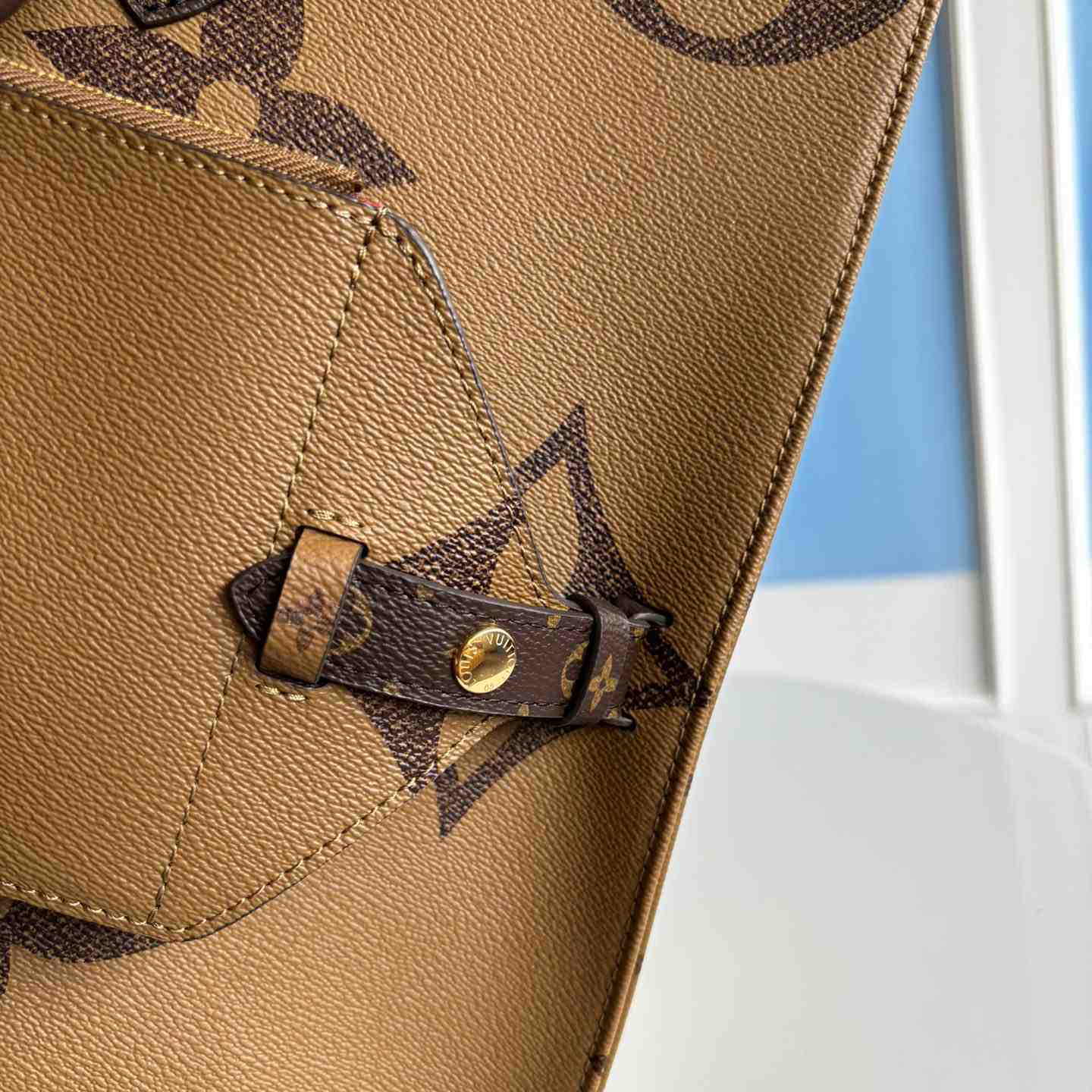 Louis Vuitton OnTheGo Voyage  M46823 - PerfectKickZ