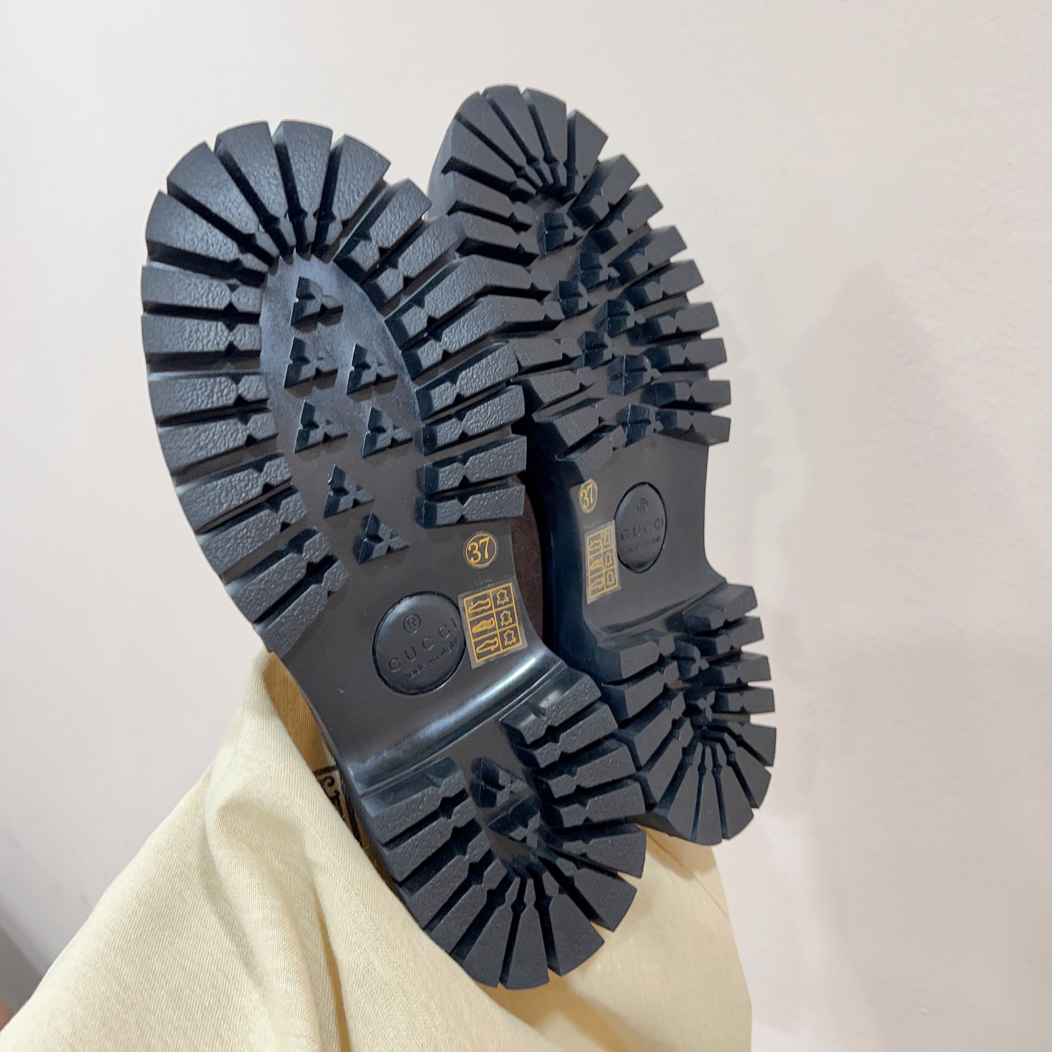 Gucci Women's Mule With Horsebit - PerfectKickZ