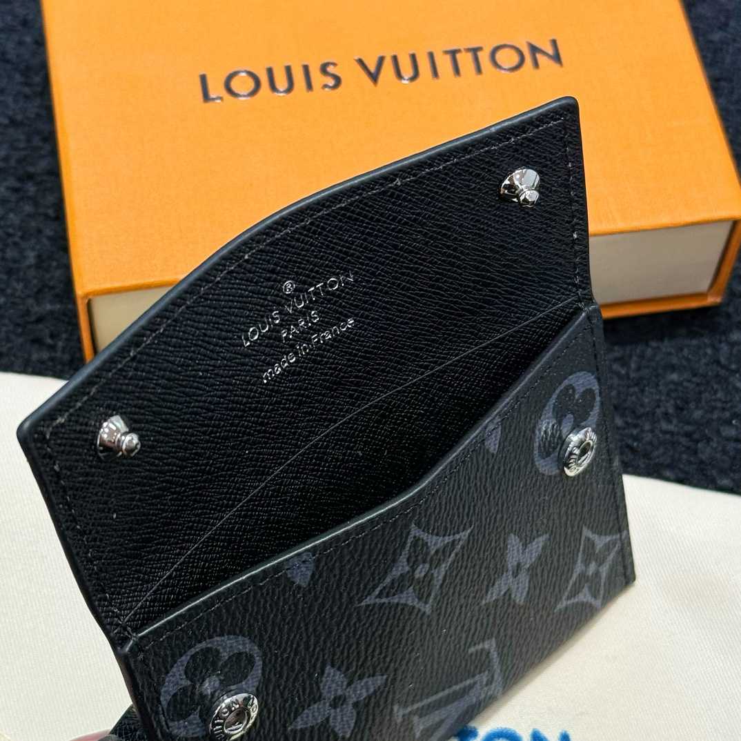 Louis Vuitton Card Holder Necklace  M83155 - PerfectKickZ