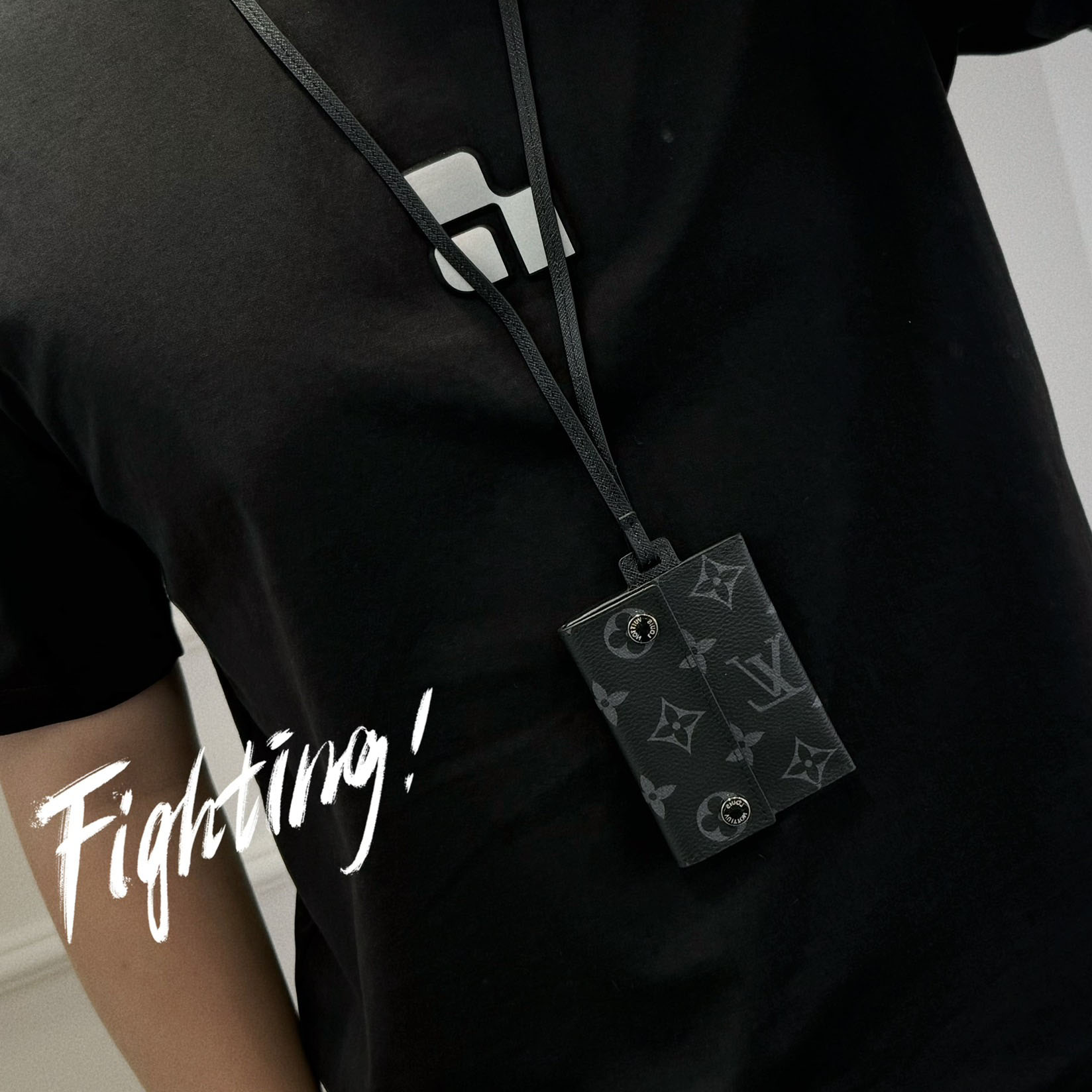 Louis Vuitton Card Holder Necklace  M83155 - PerfectKickZ