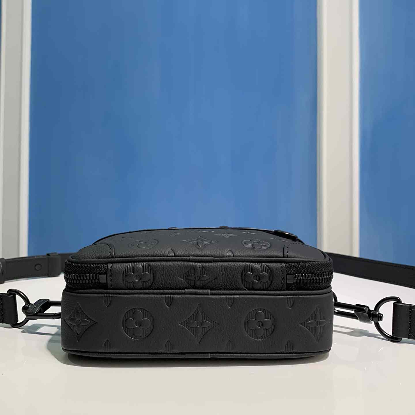 Louis Vuitton Alpha Wearable Wallet   M82544 - PerfectKickZ