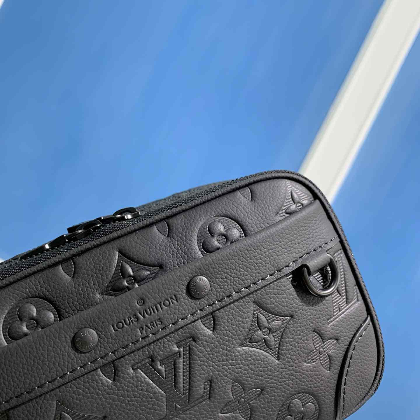 Louis Vuitton Alpha Wearable Wallet   M82544 - PerfectKickZ