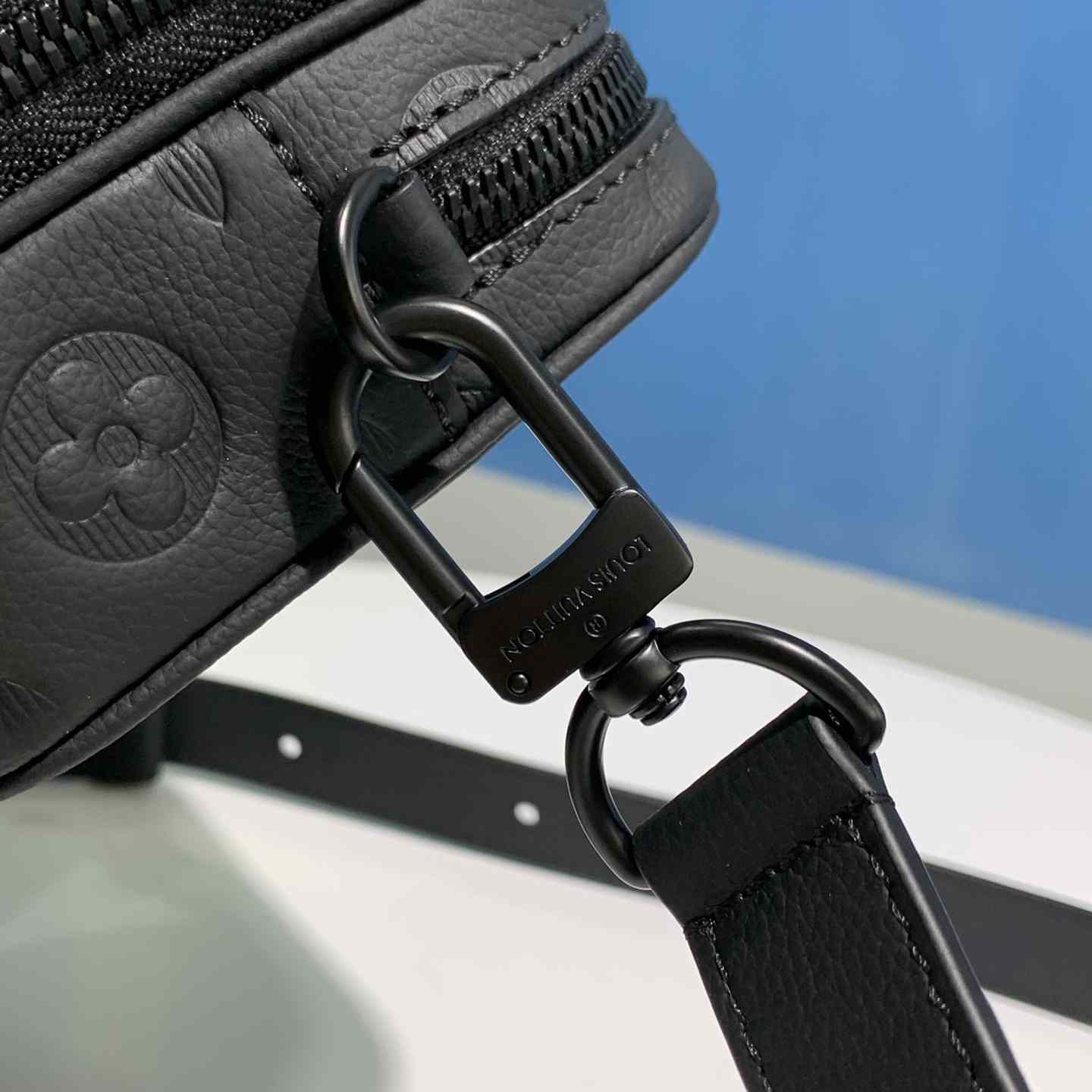 Louis Vuitton Alpha Wearable Wallet   M82544 - PerfectKickZ