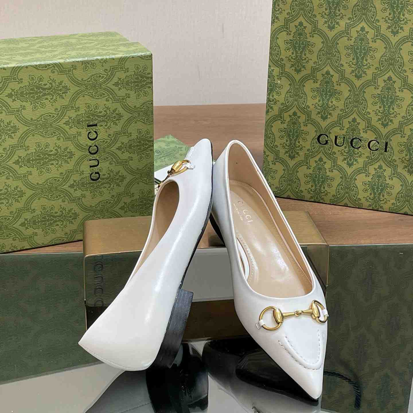 Gucci Women's Ballet Flat With Horsebit - PerfectKickZ