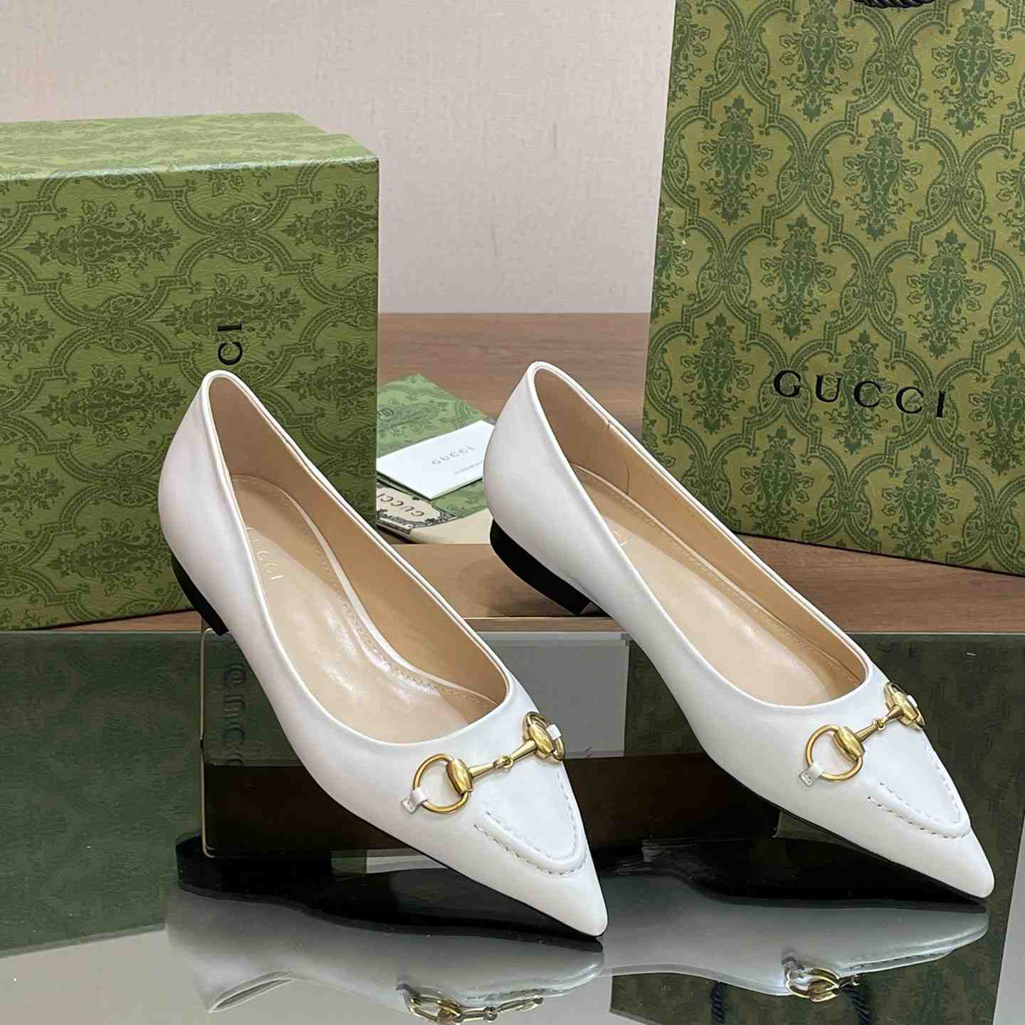 Gucci Women's Ballet Flat With Horsebit - PerfectKickZ