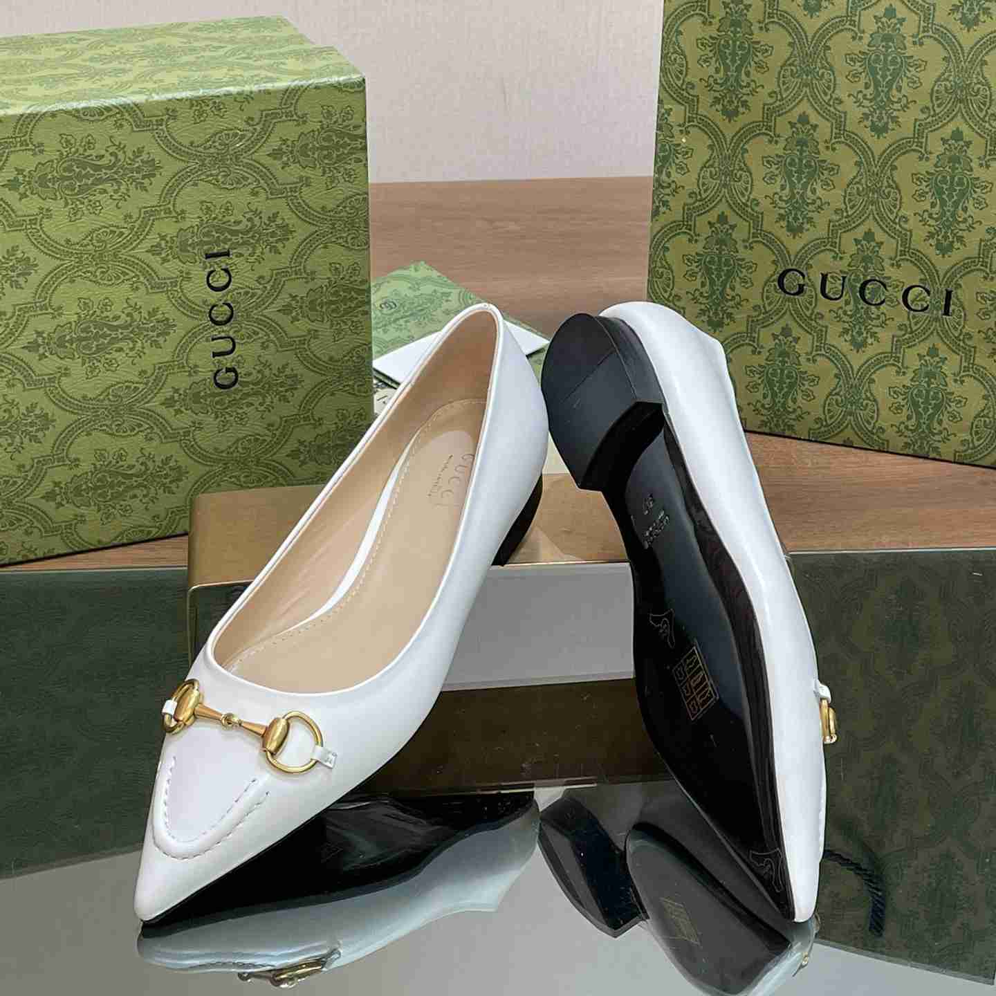Gucci Women's Ballet Flat With Horsebit - PerfectKickZ