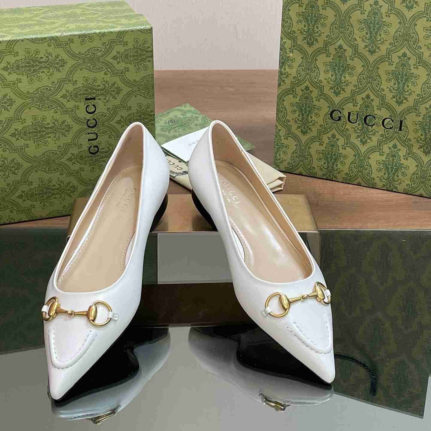 Gucci Women's Ballet Flat With Horsebit - PerfectKickZ