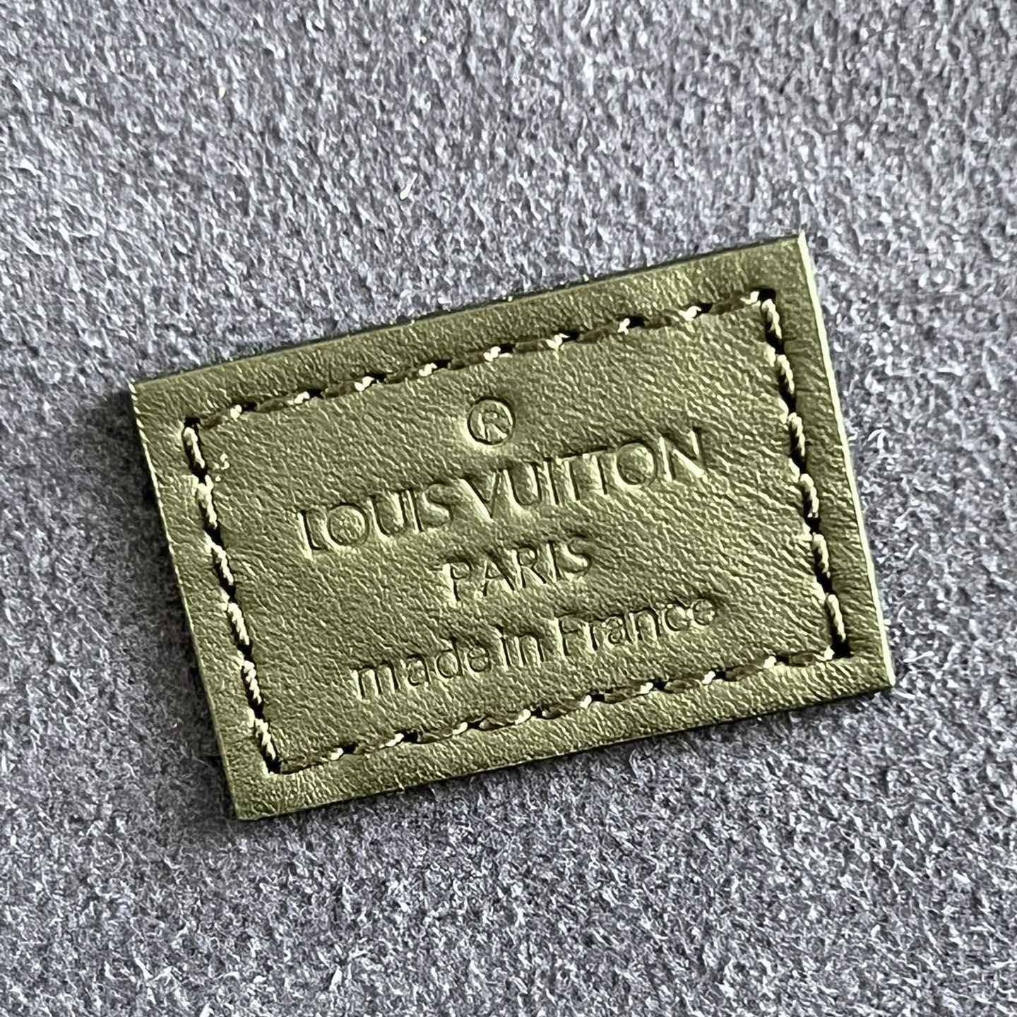 Louis Vuitton Coffret 8 Montres  M48194 - PerfectKickZ