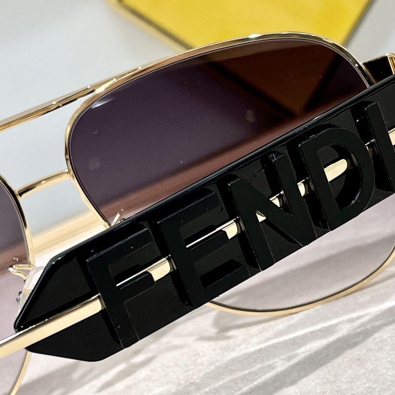 Fendi FE40111 Sunglasses - PerfectKickZ