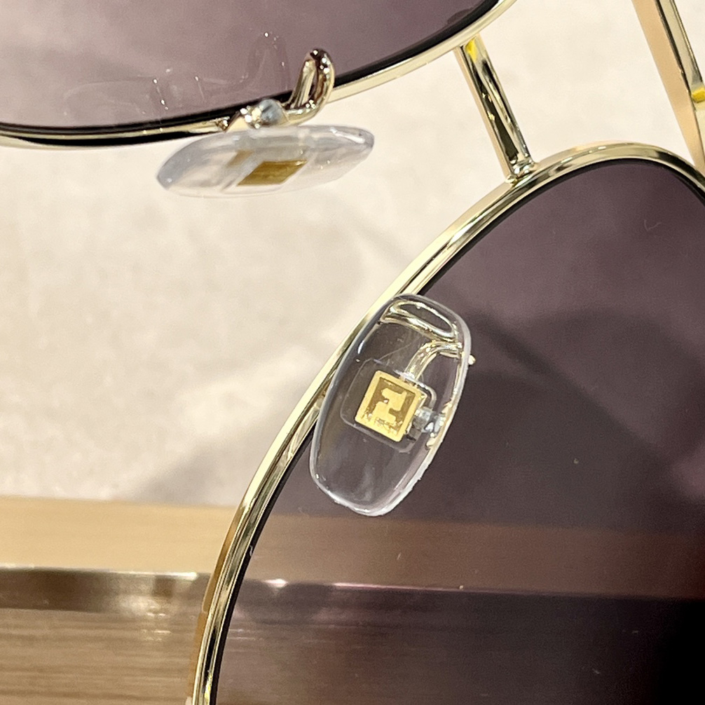 Fendi FE40111 Sunglasses - PerfectKickZ