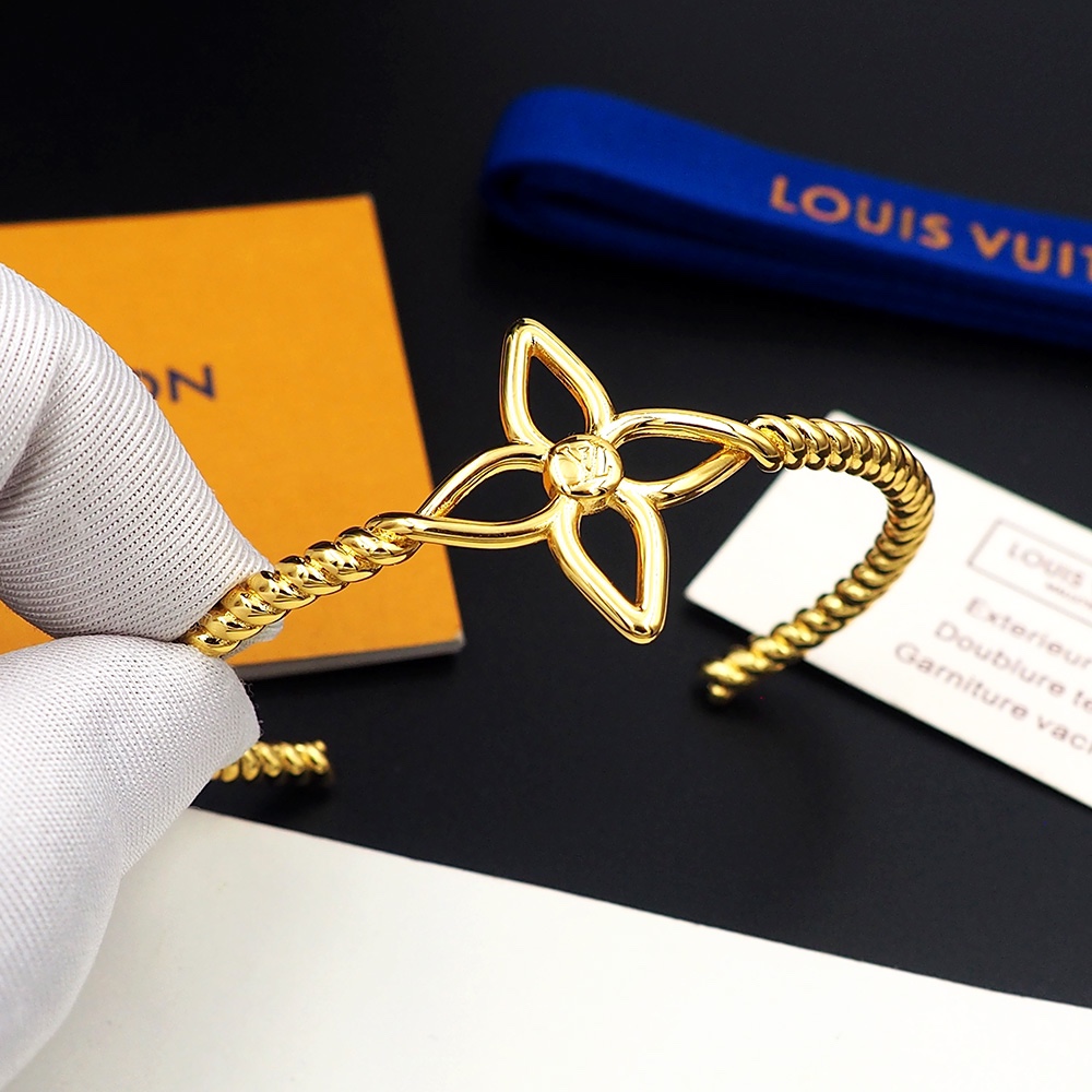 Louis Vuitton Nautical Rigid Bracelet   M1606 - PerfectKickZ