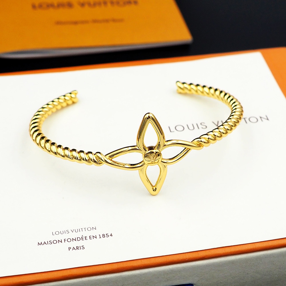 Louis Vuitton Nautical Rigid Bracelet   M1606 - PerfectKickZ